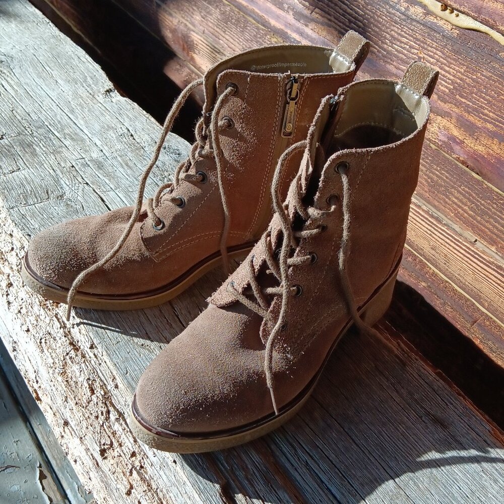 Laced Boots High Heeled Tan